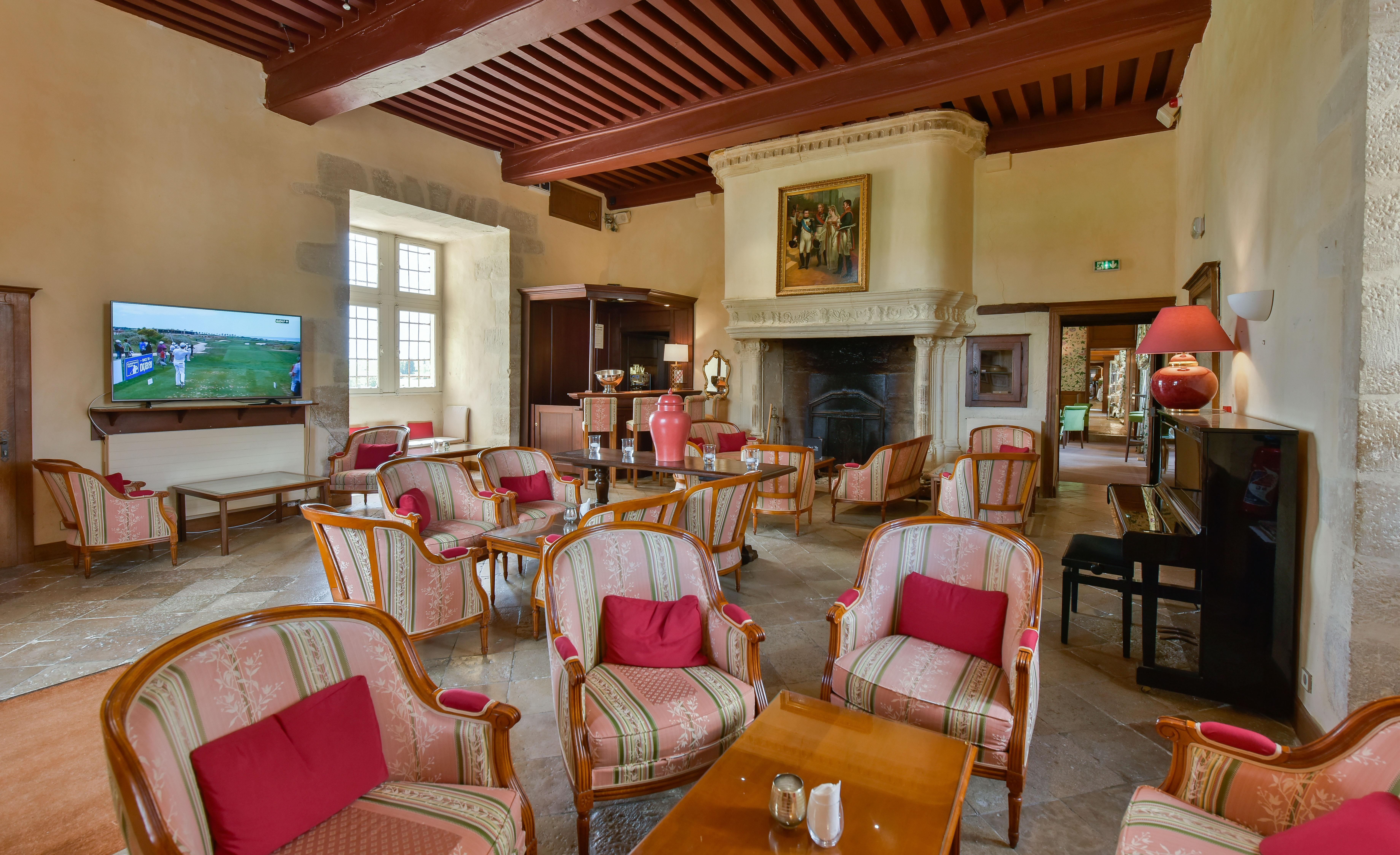 夏伊城堡高尔夫酒店 Chailly-sur-Armançon 外观 照片